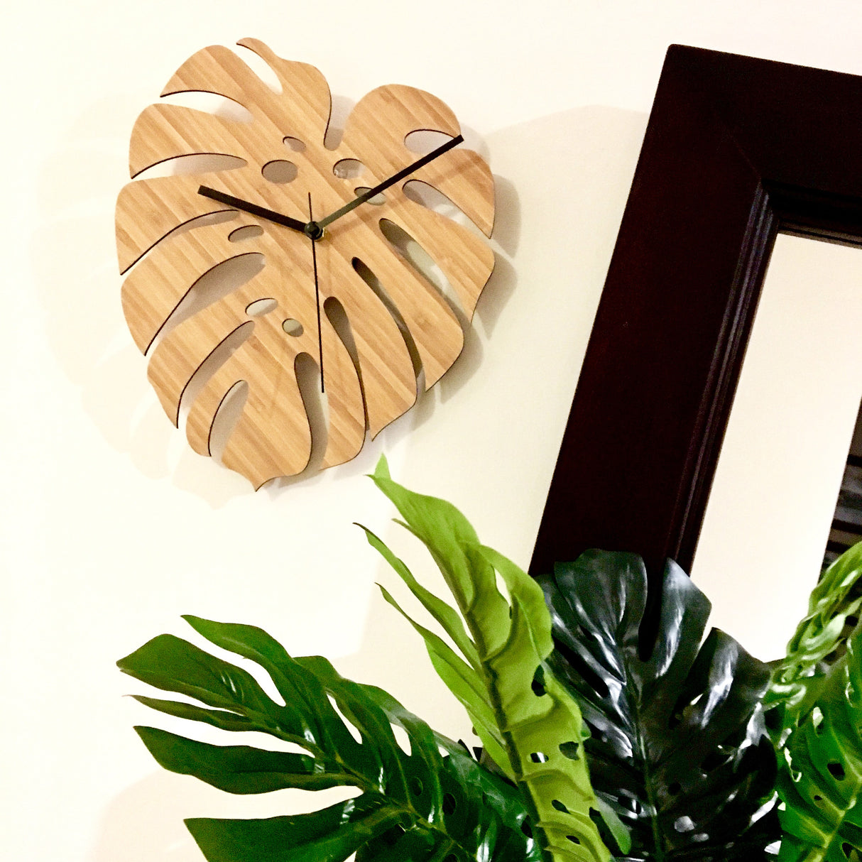 Monstera Bamboo Clock